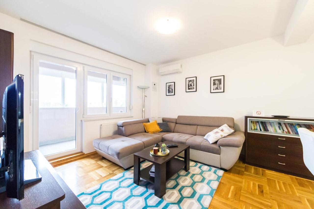 Oscar Apartamento Osijek Exterior foto